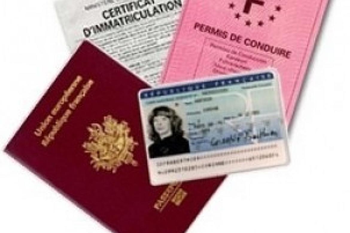 Point numérique en mairie pour vos demandes de cartes grises, cartes d'identité, passeports et permis